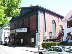 800px-Jane_Pickens_Theater_Newport_RI