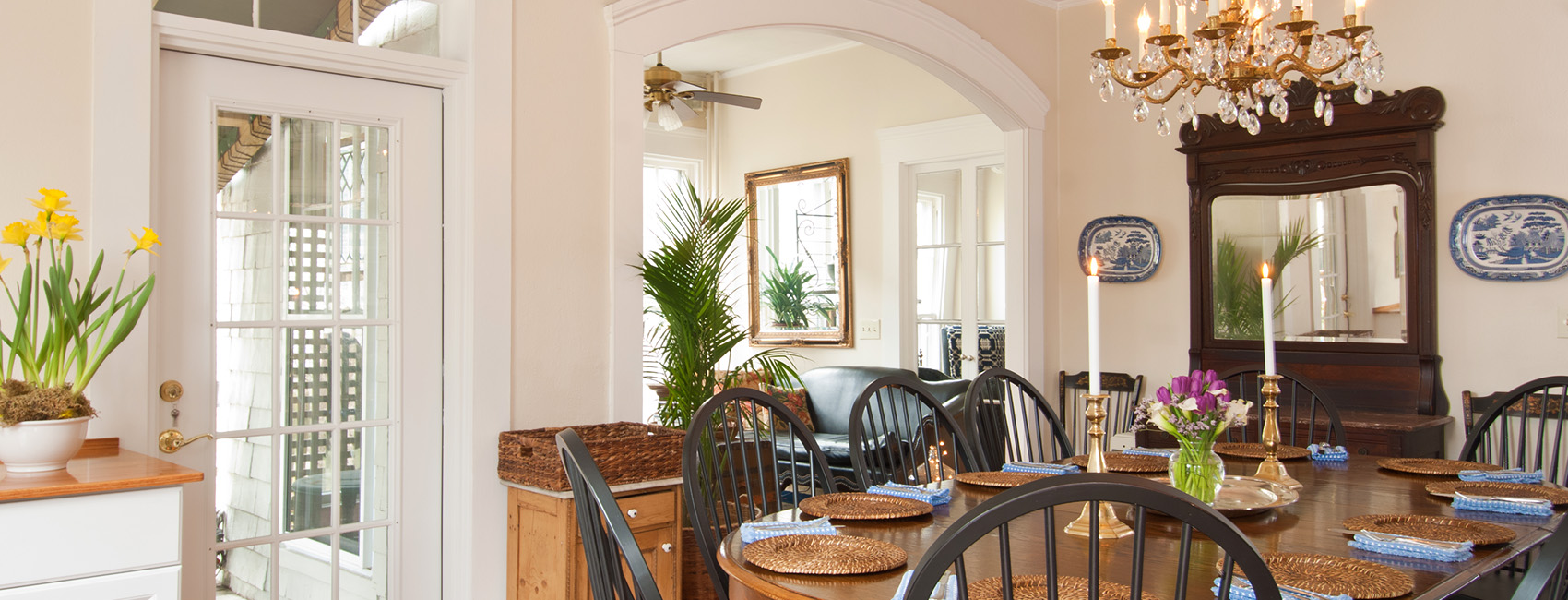 Dining room and sitting area